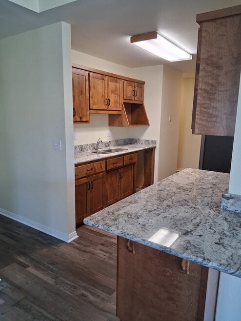 Building Photo - 816 Greenwood Dr