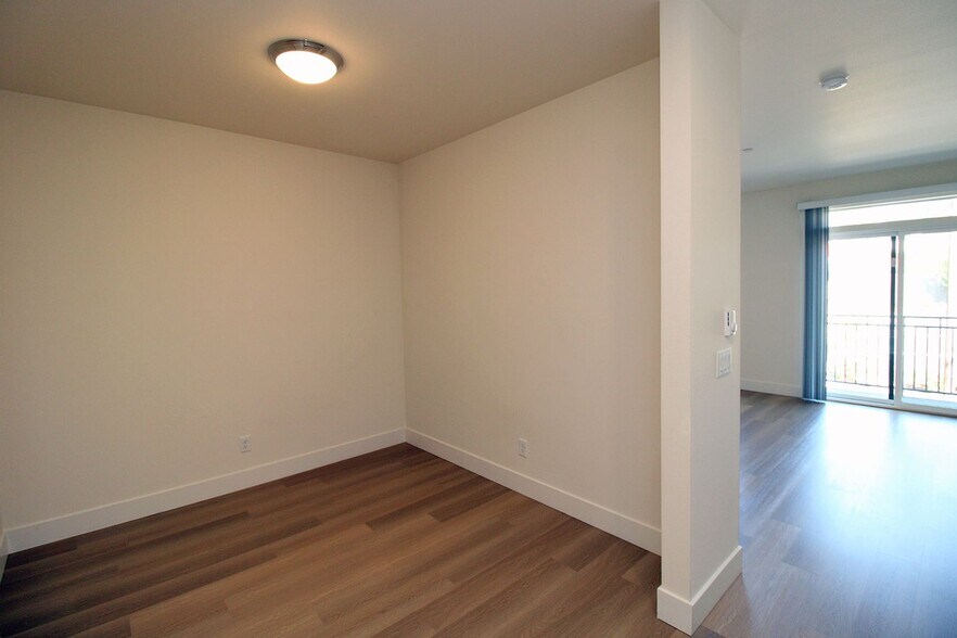 Building Photo - 8417 SW 24th Ave