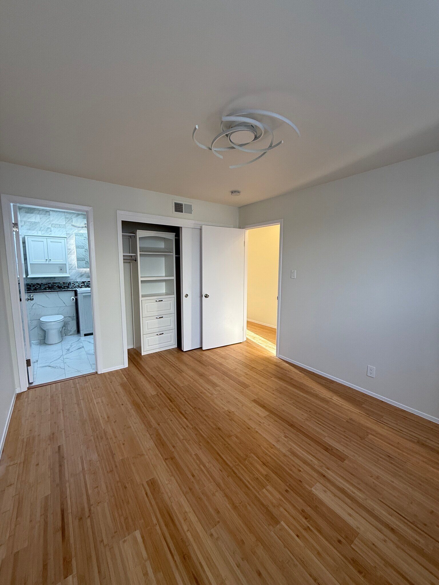 Building Photo - 128 Parker Ave