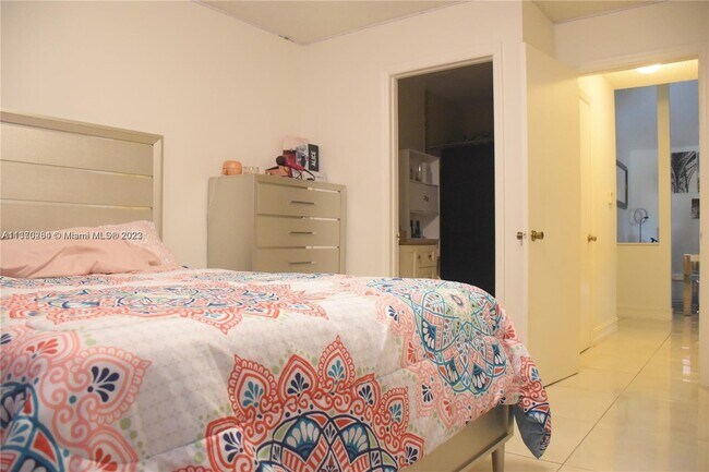 Building Photo - 10610 SW 158th Ct