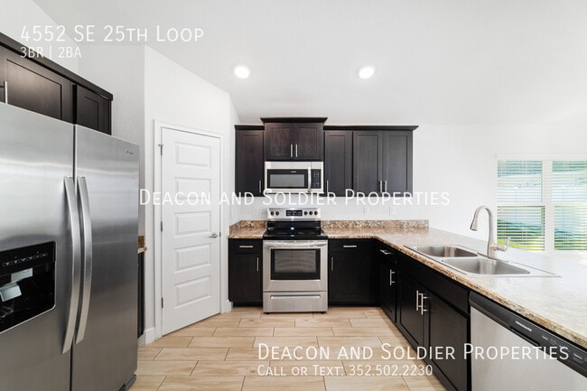 Building Photo - 4552 SE 25th Loop