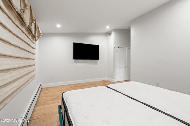 Building Photo - 606 Deal Rd