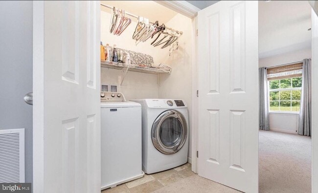 Building Photo - 358 Weatherstone Dr