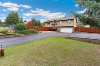 Building Photo - Rare Woodland Park Rental with RV Parking,...