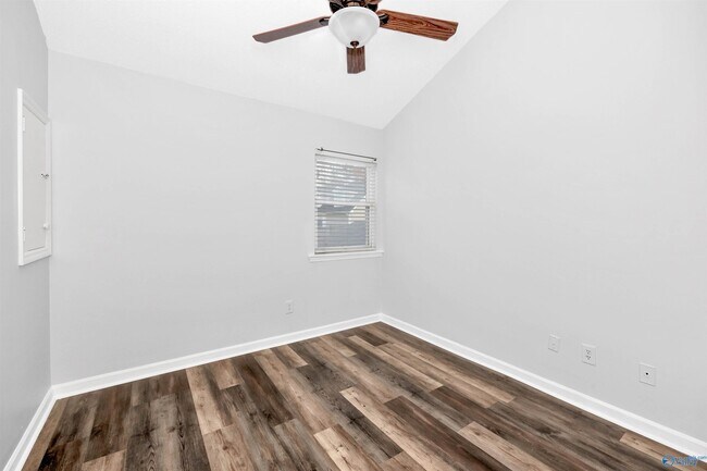 Building Photo - 109 Briargate Ln