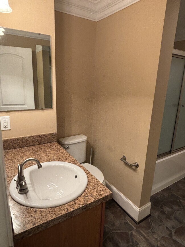 Building Photo - 1240 Ebinport Rd