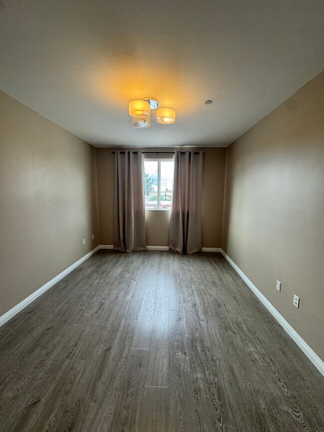 Building Photo - 13951 Sherman Way