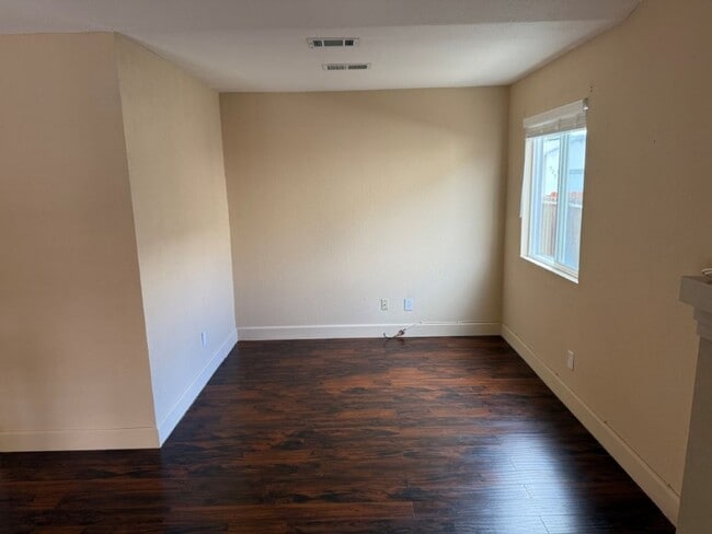 Building Photo - Unique 5 Bedroom 2 Story w/ Solar Suisun *...
