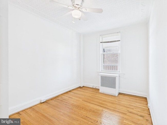 Building Photo - 205 E 33rd St
