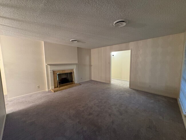 Building Photo - 4-Bedroom House for Rent in Killeen
