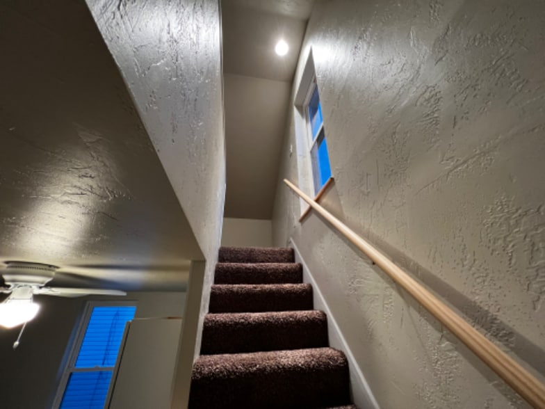 Building Photo - 743 Lemington St