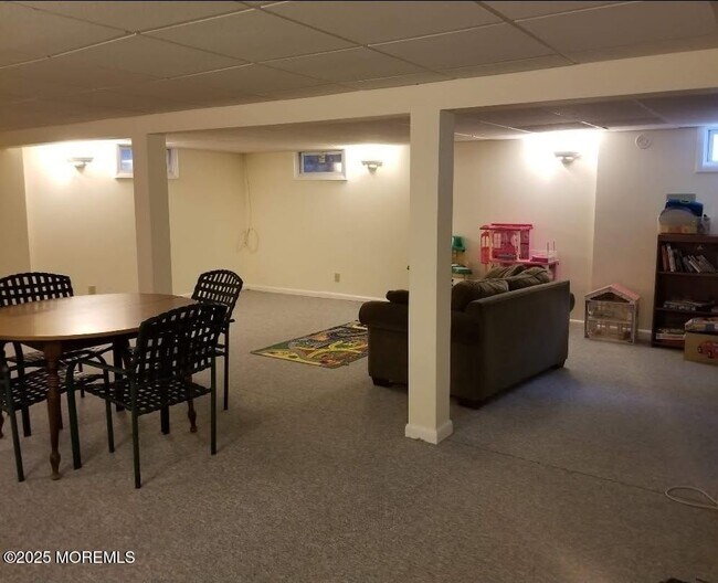 Building Photo - 1210 Tuxedo Pl