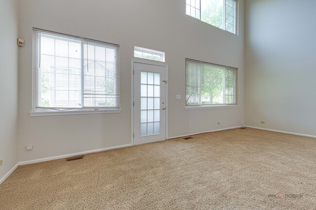 Building Photo - 45 S Oakhurst Dr