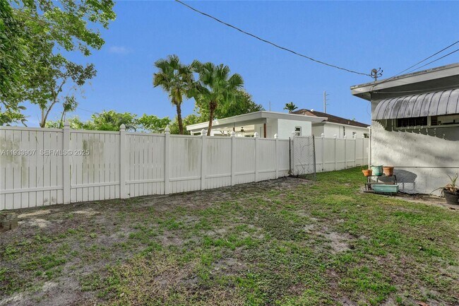 Building Photo - 249 SW 4th St