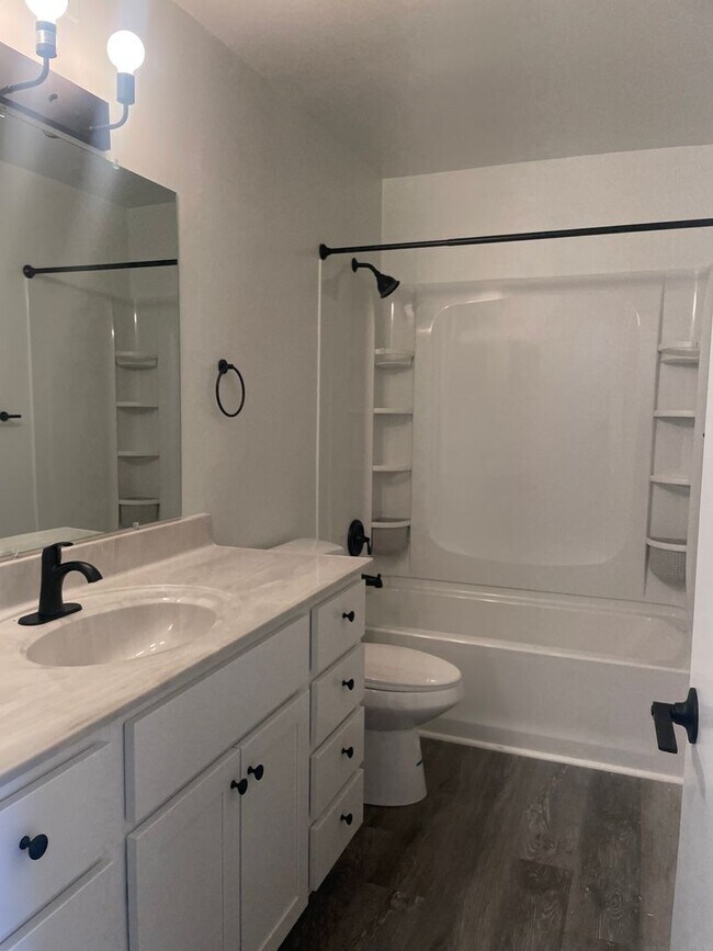 Building Photo - 6491 Carefree Ln