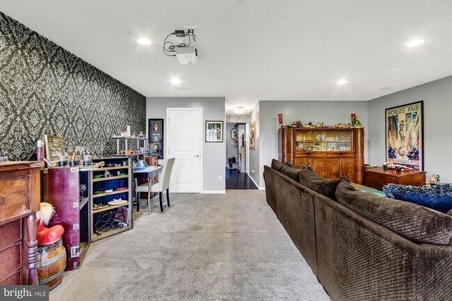Building Photo - 927 Brechin Ln