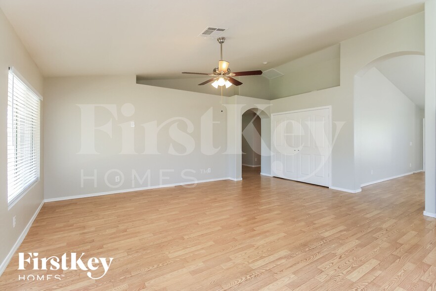 Building Photo - 3645 E Shapinsay Dr