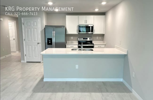 Building Photo - 3020 N Lakewood Rd