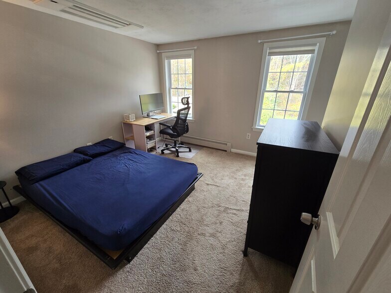 Bedroom 3 - 16 Knoll Rd