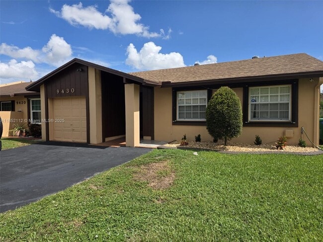 Primary Photo - 9430 S Meadows Cir
