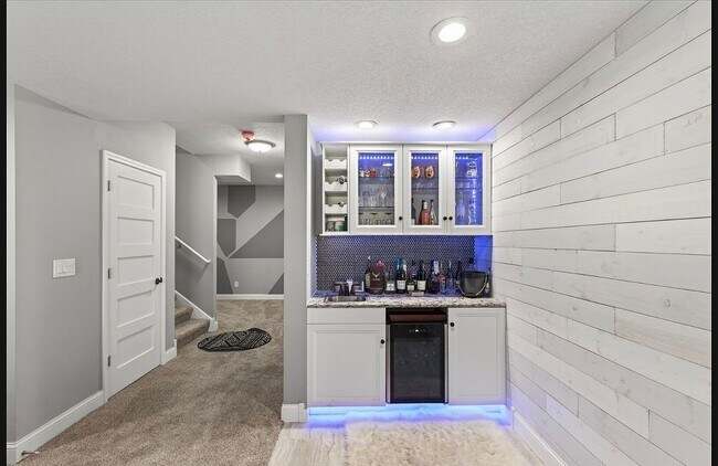 Building Photo - 15275 Plumstone Dr