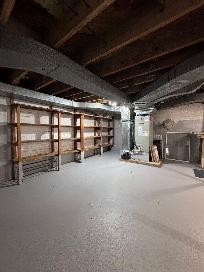 Building Photo - Unique and pristine home for rent in Cave ...