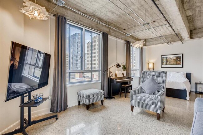 Building Photo - 710 Colorado St