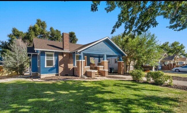 Primary Photo - 2106 8th Ave
