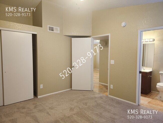 Building Photo - 5218 W Wood Owl Dr