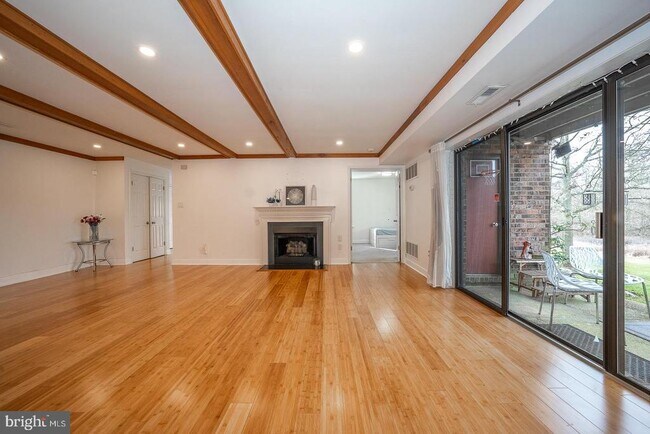 Building Photo - 504 Mountainview Dr