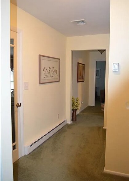 Hallway to Bedrooms - 865A Inverness Ct