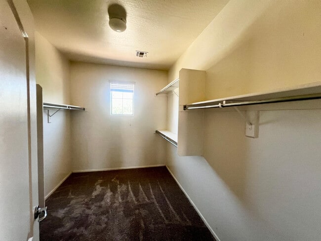 Building Photo - 879 E Stottler Dr