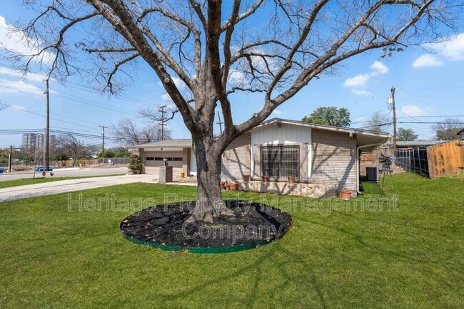 Building Photo - 303 Marquis Ln