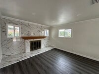 Building Photo - 2045 S Janette Ln