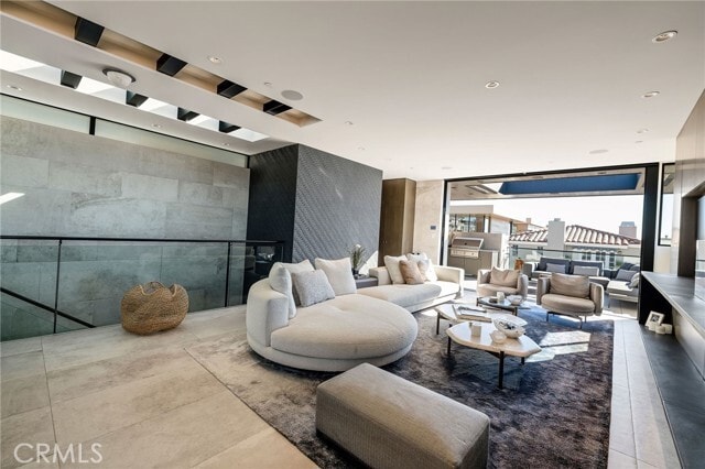 Building Photo - 121 25th St