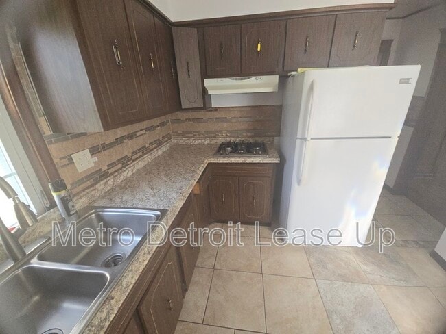 Building Photo - 3759 Columbus St