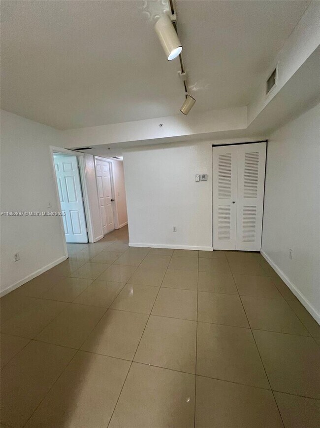 Building Photo - 15400 SW 284th St