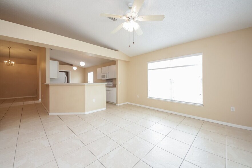 Building Photo - 3257 Hunters Chase Loop