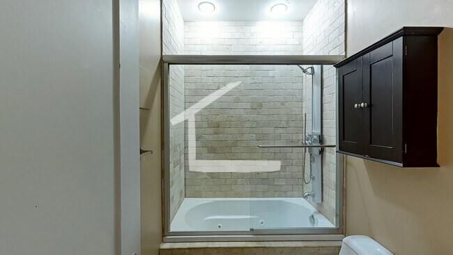 Building Photo - Private Roof Deck, Central Heat/AC, In-Unit Washer and Dryer, Pets Friendly Unit, Luxury Finishes