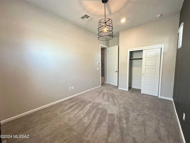 Building Photo - 12474 N Appling Ave