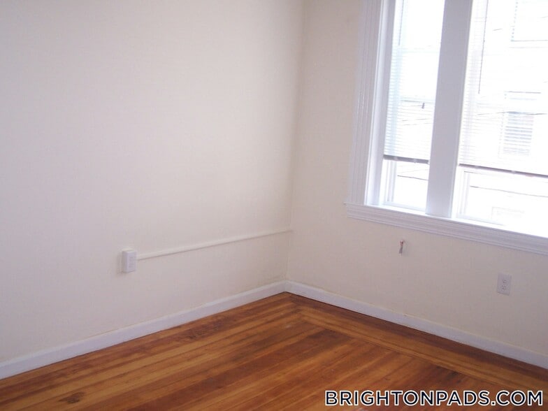 Building Photo - 53 Brackett St