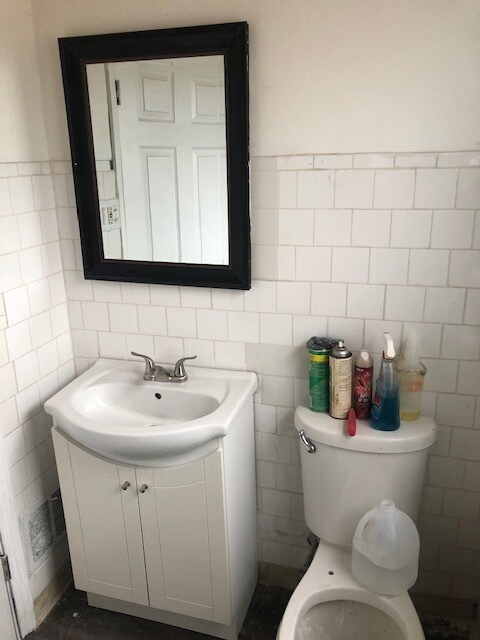 Bathroom - 14451 Union Ave