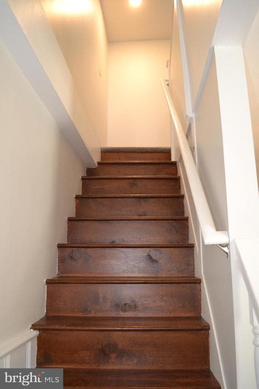 Building Photo - 123 S Matlack St