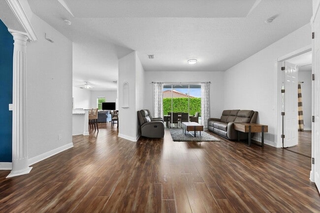 Building Photo - 1874 New Haven Ave