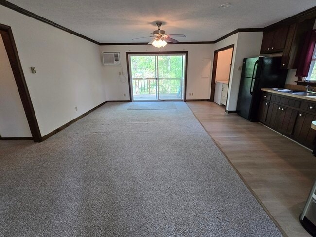 Building Photo - 6308 Lakeshore Dr