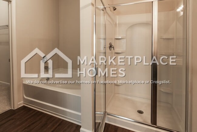 Building Photo - 3098 White Gate Lp