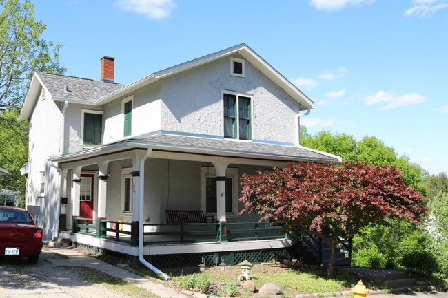 Building Photo - 1626 Summit Ln