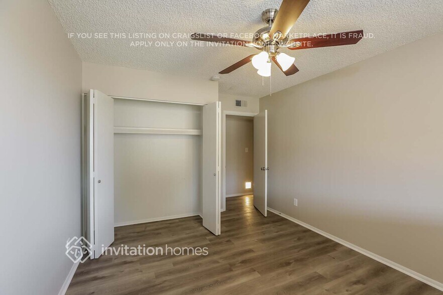 Building Photo - 2310 E Riviera Dr