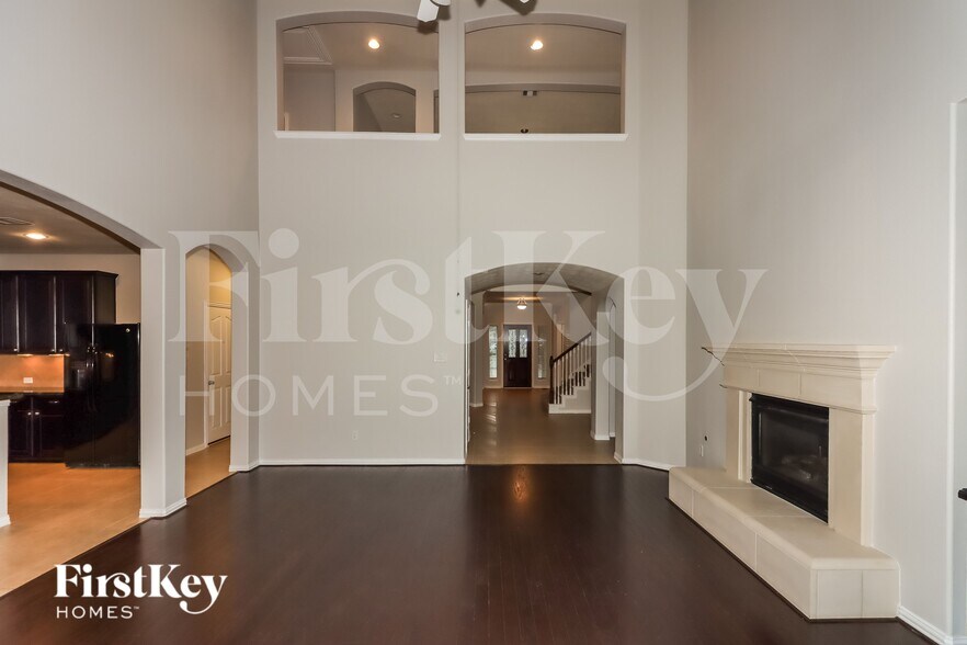 Building Photo - 2807 Angela Way Dr