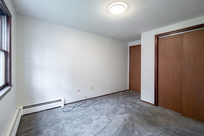 Building Photo - 7 105th St